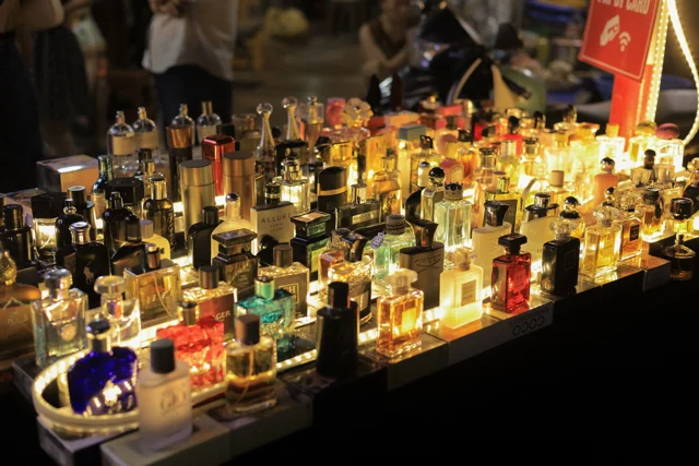 واردات اسانس عطر